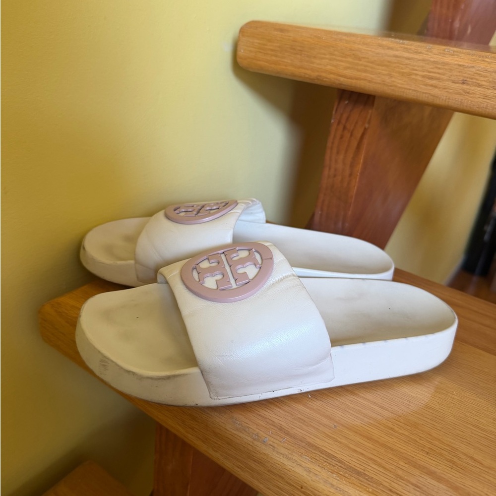 Tory burch ivory Slide padded Sandals with Pink Logo Medallion